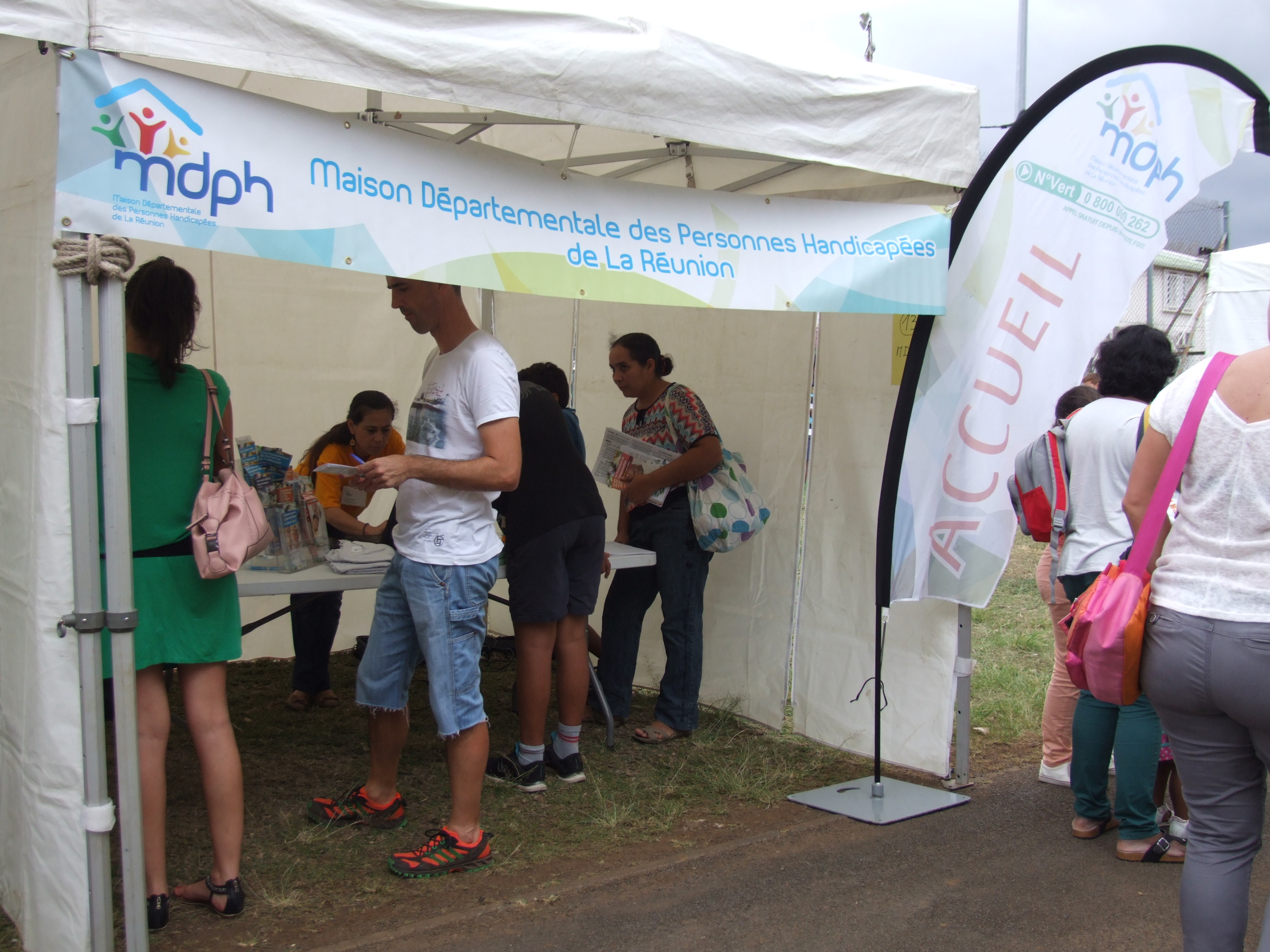 Photo Journee Nationale des Dys 2015 - 15 - Stand Maison Departemental des Personnes Handicapees.JPG